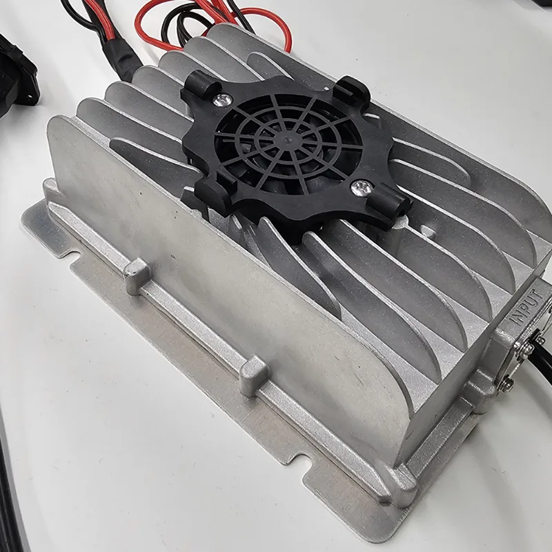 Exklusives 600-W-Hochleistungs-Golfwagen-Schnellladegerät